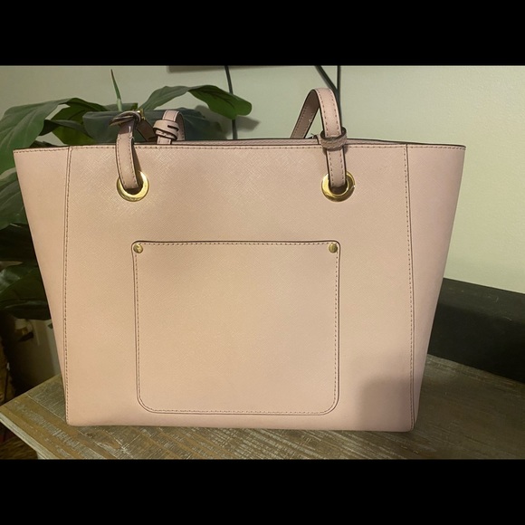 Micheal Kors Tote - Picture 2 of 4